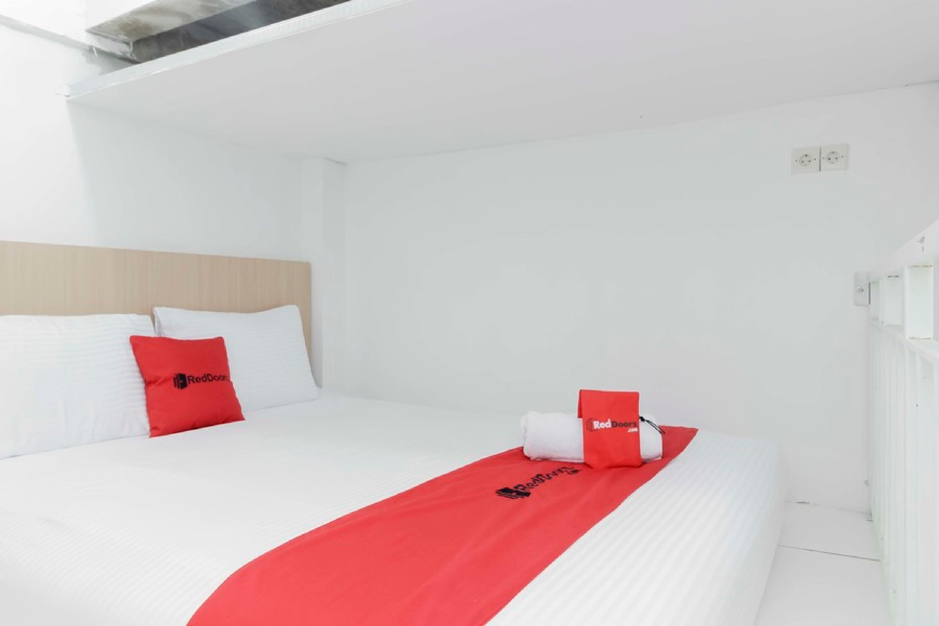 Hotel Reddoorz Near Hayam Wuruk Plaza Yakarta Exterior foto