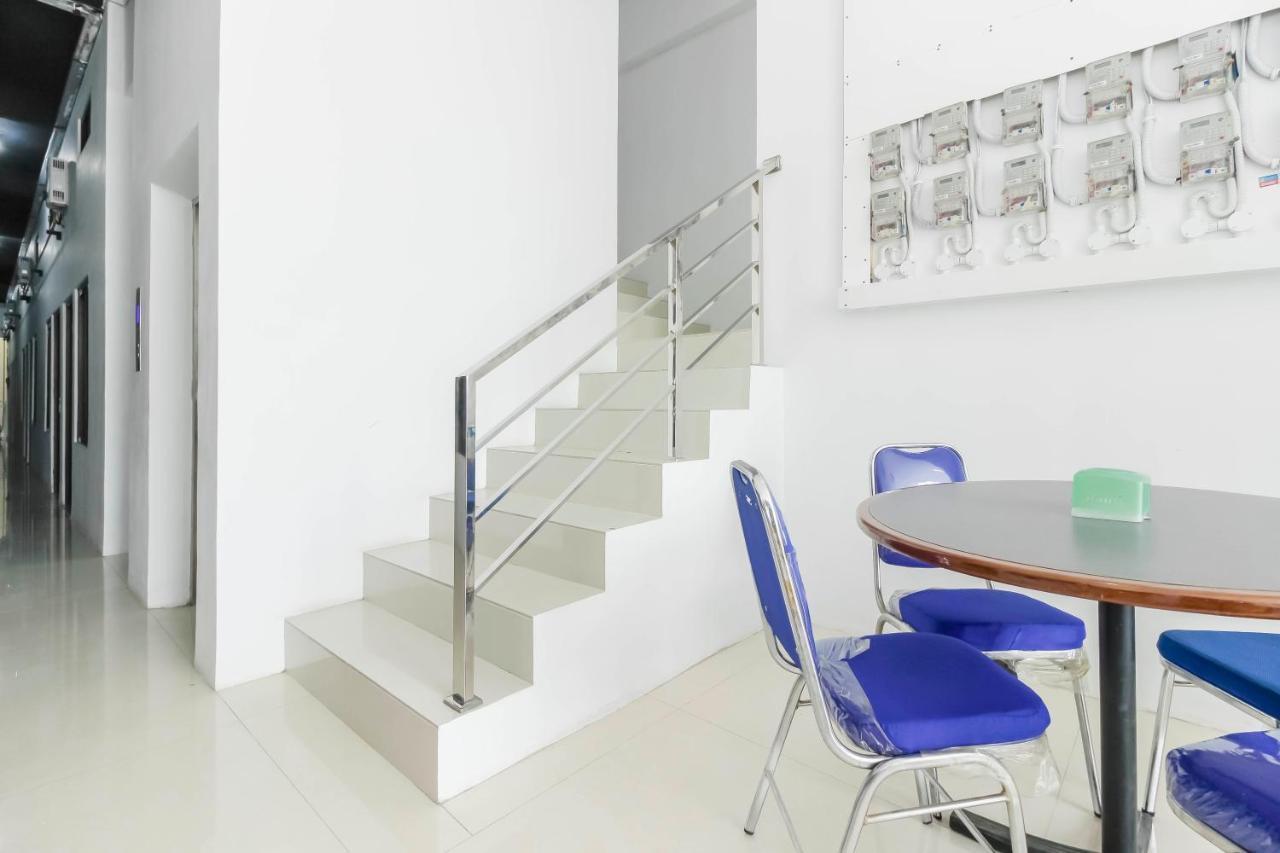 Hotel Reddoorz Near Hayam Wuruk Plaza Yakarta Exterior foto