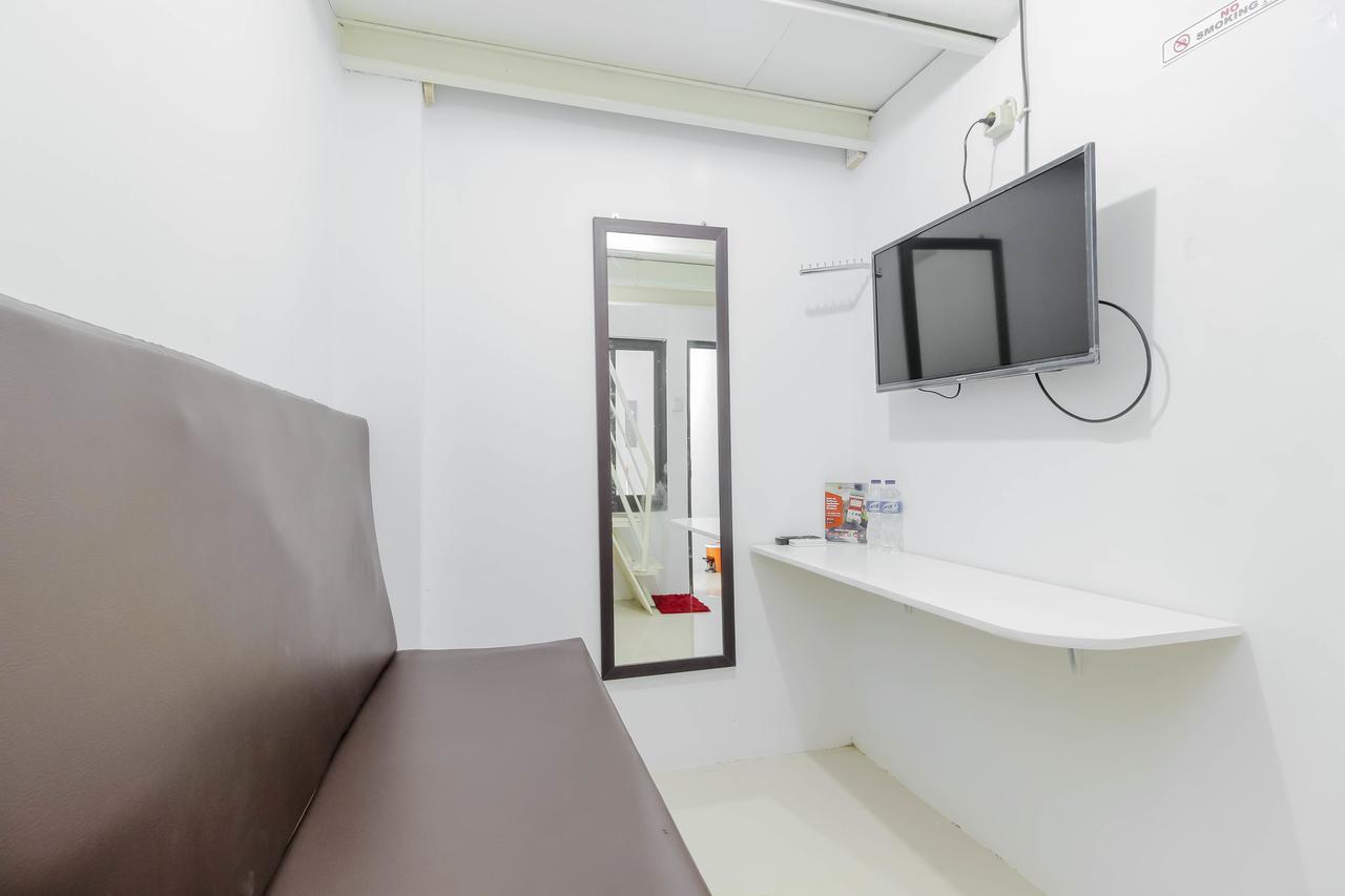 Hotel Reddoorz Near Hayam Wuruk Plaza Yakarta Exterior foto